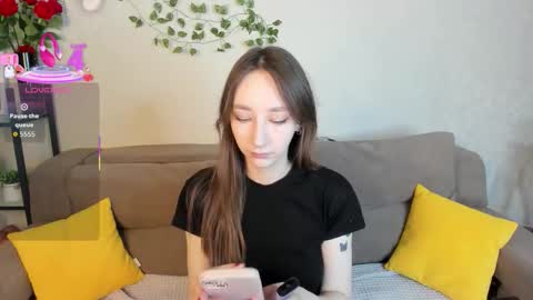 Snapshot of michelle__allen chatting on 11-04-25, 01:05 Michelle online show from 11-04-25, 01:05