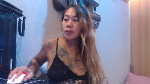 michelle_ux online show from 10-04-25, 05:38