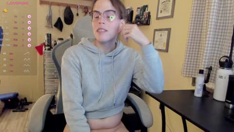 Snapshot of michellereid chatting on 12-06-24, 11:57 MichelleReid online show from 12-06-24, 11:57