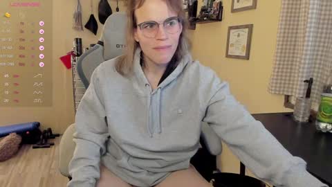 Snapshot of michellereid chatting on 12-09-24, 10:41 MichelleReid online show from 12-09-24, 10:41