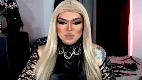 Snapshot of michellevixen921 chatting on 11-02-25, 12:02 Michelle online show from 11-02-25, 12:02