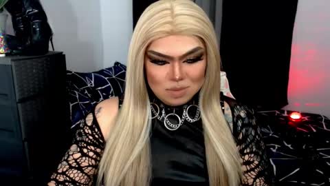 Snapshot of michellevixen921 chatting on 11-03-25, 06:31 Michelle online show from 11-03-25, 06:31