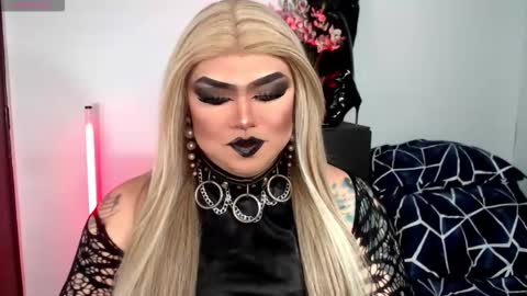 Snapshot of michellevixen921 chatting on 11-16-25, 06:24 Michelle online show from 11-16-25, 06:24