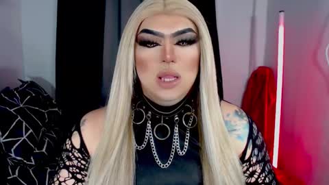 Snapshot of michellevixen921 chatting on 11-28-25, 11:29 Michelle online show from 11-28-25, 11:29