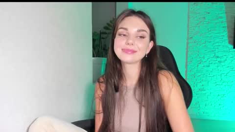 Snapshot of michelliibeautiful chatting on 10-08-25, 04:48 Michellee online show from 10-08-25, 04:48