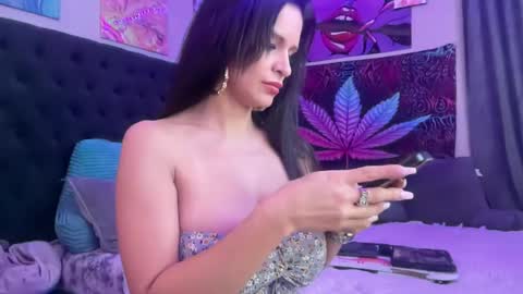 Snapshot of micielo87 chatting on 02-08-25, 05:08 Skye online show from 02-08-25, 05:08