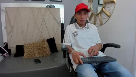mickey online show from 09-21-25, 07:26