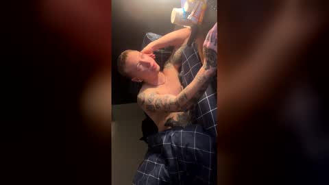 Snapshot of mickeymag52 chatting on 02-21-26, 04:24 mickey online show from 02-21-26, 04:24