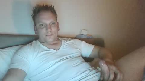 Snapshot of mickkxl chatting on 01-13-25, 07:31 mickkxl online show from 01-13-25, 07:31