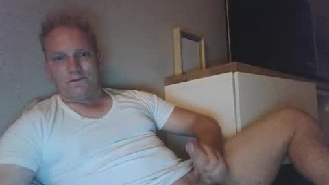 Snapshot of mickkxl chatting on 09-18-25, 11:29 mickkxl online show from 09-18-25, 11:29