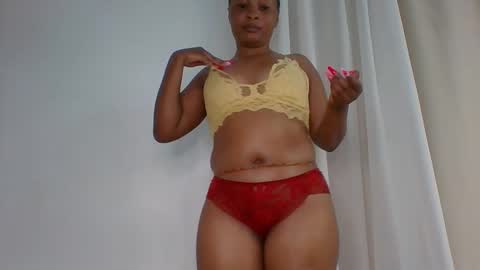 Snapshot of midnightcharm1 chatting on 11-26-25, 06:53 midnightcharm1 online show from 11-26-25, 06:53