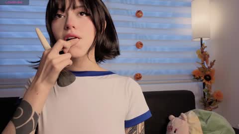 midori__san online show from 11-25-25, 04:18