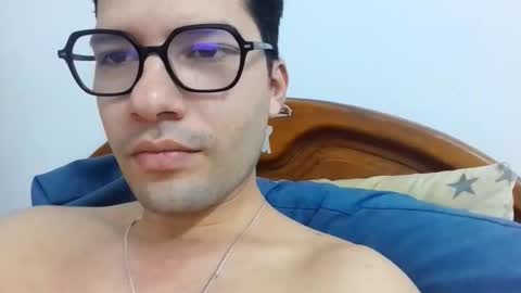 Snapshot of midoumas1 chatting on 11-15-25, 02:46 Sam online show from 11-15-25, 02:46