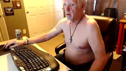 midwestdad09 online show from 10-16-25, 02:29