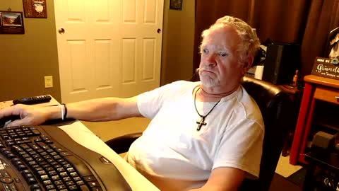 midwestdad09 online show from 10-19-25, 09:32