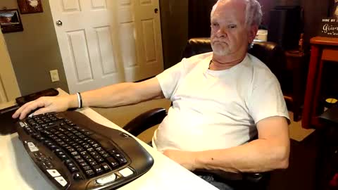 midwestdad09 online show from 10-22-25, 09:25