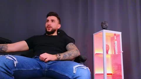 MightyAaron online show from 01-21-25, 07:47