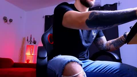 MightyAaron online show from 10-27-25, 04:27