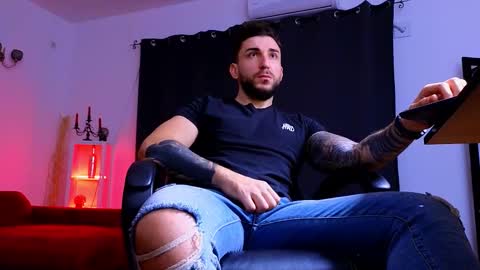 MightyAaron online show from 11-30-25, 05:11