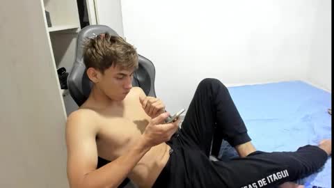 Snapshot of miguel_hz chatting on 11-05-25, 08:20 Miguel Hernandez online show from 11-05-25, 08:20