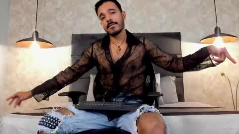 miguelsanfrancisco online show from 10-21-25, 03:02