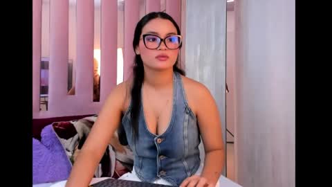 Mia  online show from 10-13-25, 11:10