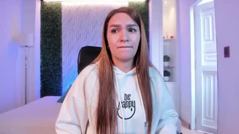 Miia 3 online show from 10-03-25, 12:24