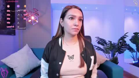 Miia 3 online show from 11-25-25, 11:21