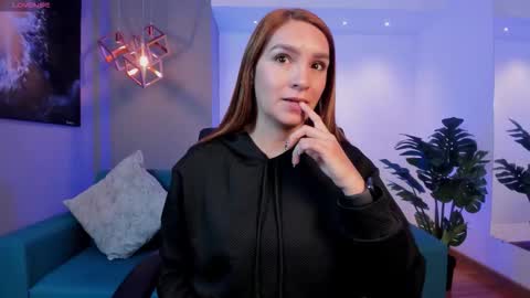 Snapshot of miia_taylors chatting on 02-10-26, 12:09 Miia 3 online show from 02-10-26, 12:09