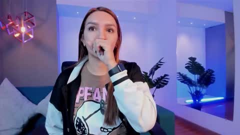 Snapshot of miia_taylors chatting on 02-21-26, 11:55 Miia 3 online show from 02-21-26, 11:55