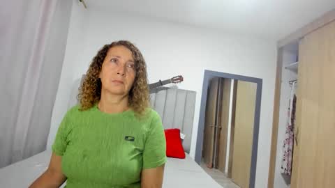 Snapshot of miia_weed chatting on 04-06-26, 11:11 Mia Weed online show from 04-06-26, 11:11