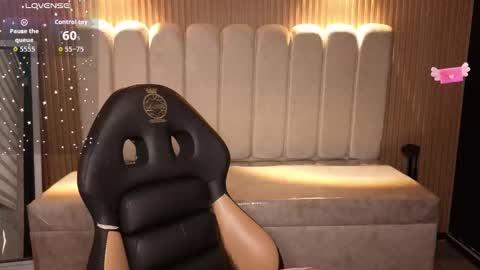 miiaa_evans1 online show from 11-28-25, 07:38