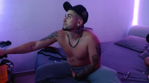 Snapshot of miialiiam0 chatting on 12-24-24, 10:44 Mia and Liam online show from 12-24-24, 10:44