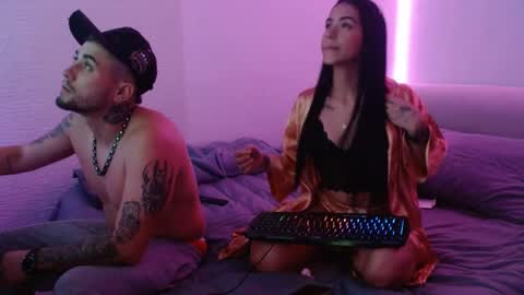 Snapshot of miialiiam0 chatting on 12-27-24, 04:58 Mia and Liam online show from 12-27-24, 04:58