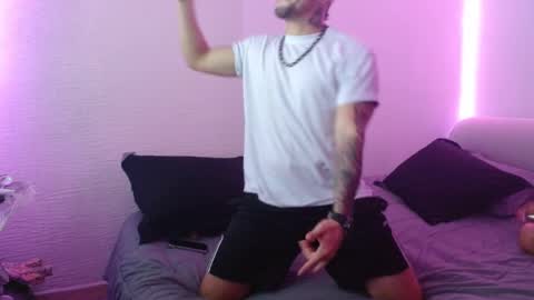 Snapshot of miialiiam0 chatting on 12-29-24, 08:26 Mia and Liam online show from 12-29-24, 08:26