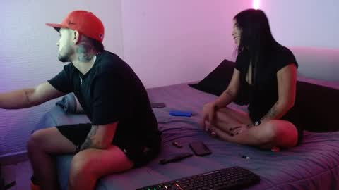 Snapshot of miialiiam0 chatting on 01-02-25, 01:06 Mia and Liam online show from 01-02-25, 01:06