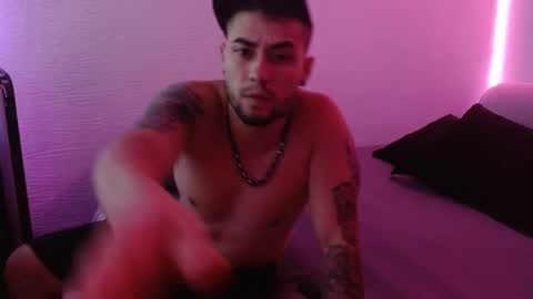 Snapshot of miialiiam0 chatting on 01-03-25, 08:54 Mia and Liam online show from 01-03-25, 08:54