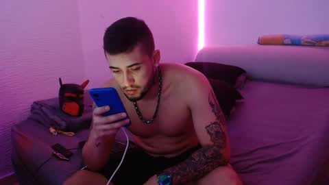 Snapshot of miialiiam0 chatting on 01-09-25, 01:50 Mia and Liam online show from 01-09-25, 01:50