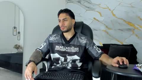 Daniel online show from 10-15-25, 01:11