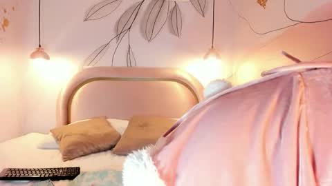 Snapshot of miisaki_ chatting on 10-27-25, 07:40 Misaki online show from 10-27-25, 07:40
