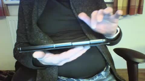 Snapshot of mik116 chatting on 01-03-25, 03:01 mik online show from 01-03-25, 03:01