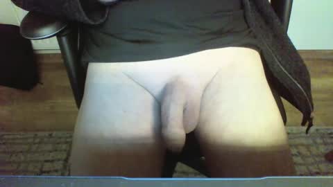 Snapshot of mik116 chatting on 01-16-25, 01:04 mik online show from 01-16-25, 01:04