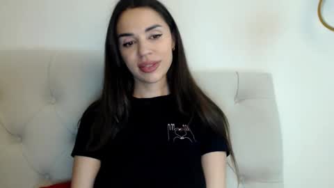 Mika online show from 11-10-25, 09:03