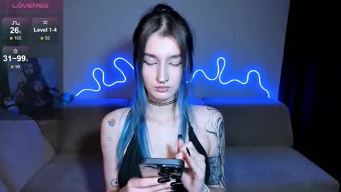 Mika online show from 09-15-25, 05:02