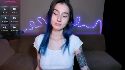 Mika online show from 09-20-25, 05:03