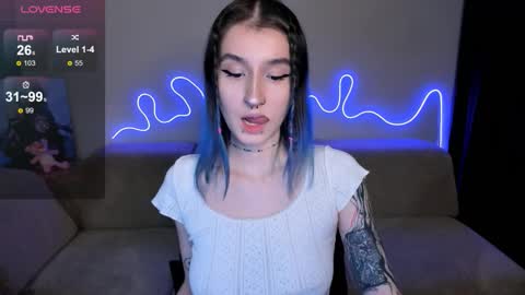 Mika online show from 10-27-25, 12:09