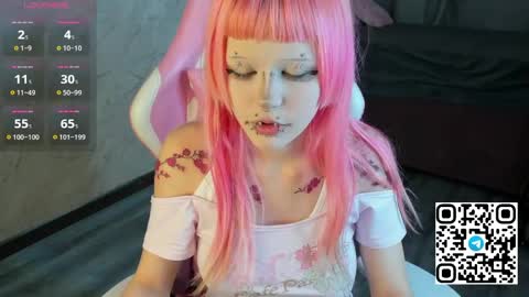 Mika online show from 04-10-26, 09:14