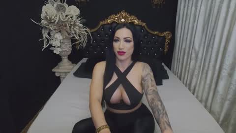 Mikaela online show from 11-20-25, 05:18