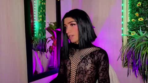 mikaelarangel online show from 10-20-25, 05:02