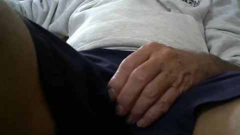 Snapshot of mike26051 chatting on 12-13-24, 08:15 mike26051 online show from 12-13-24, 08:15